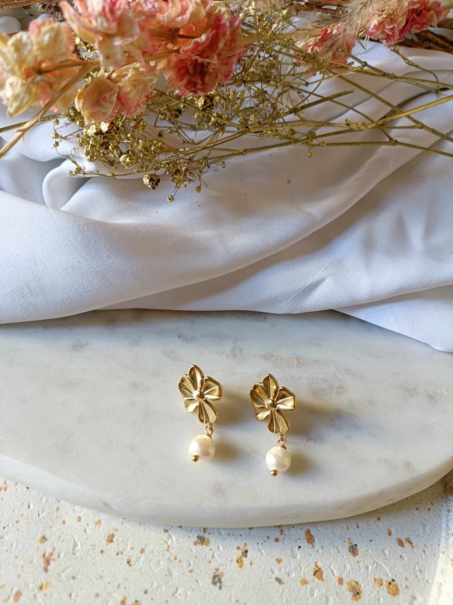 Boucles d'oreilles en acier inoxydable et perles d'eau douce - Pensée sauvage