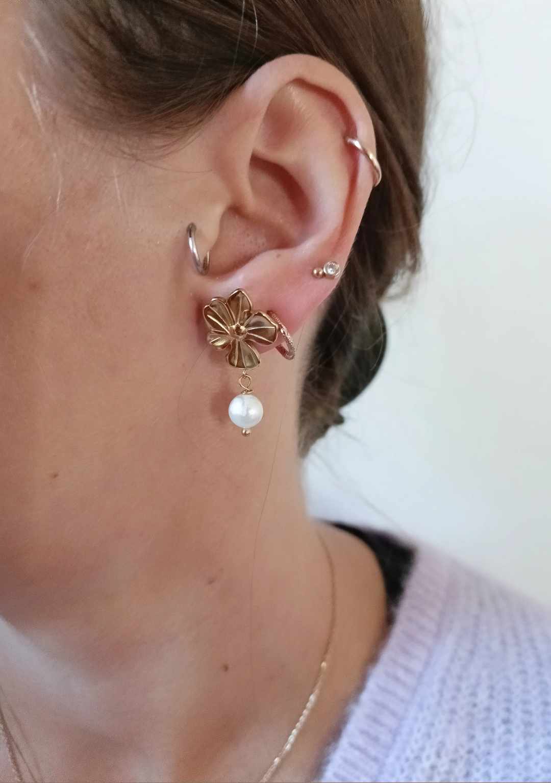Boucles d'oreilles en acier inoxydable et perles d'eau douce - Pensée sauvage