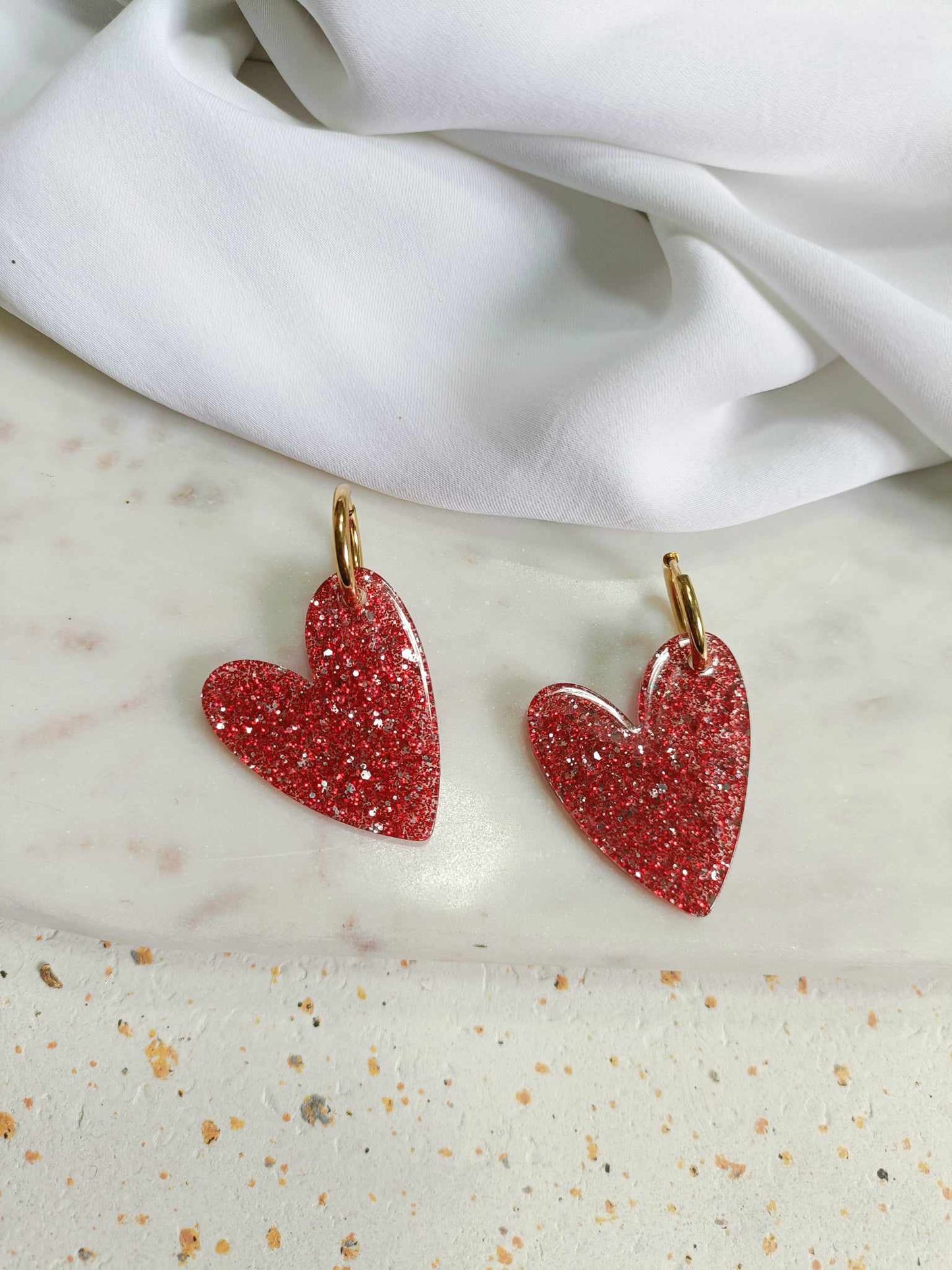 Boucles d'oreilles en acier inoxydable et résine glitter - Coeur red