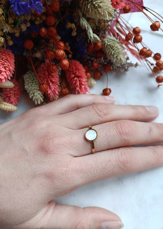 Bague en acier inoxydable et pierre de nacre - Tina