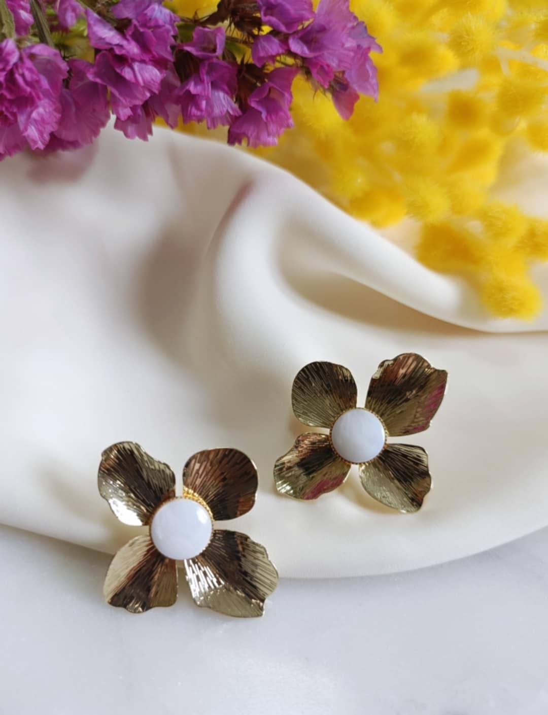 Boucles d'oreilles en laiton doré à l'or fin - Pensée - interchangeables
