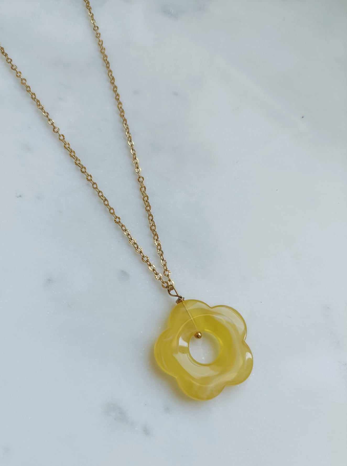 Collier en acier inoxydable et fleur en résine- Janis